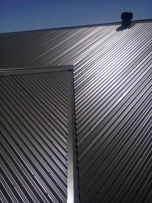 AUSCOVER ROOFING Pic 1 - colourbond roof sheeting