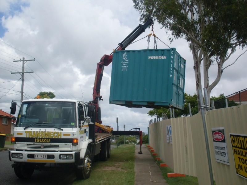 TRANSMECH CRANE TRUCK SERVICES PTY LTD Pic 1 - Lift over walls