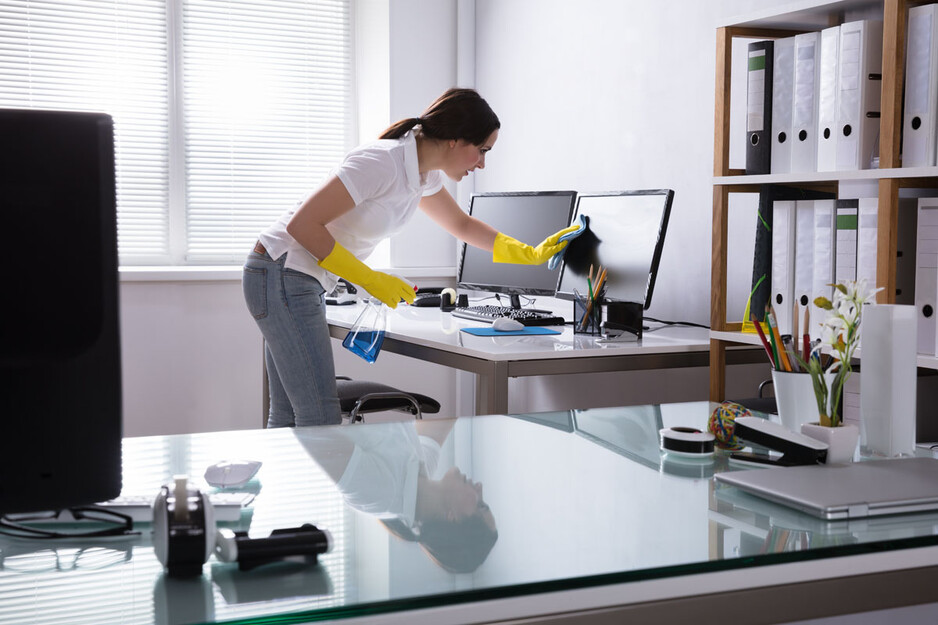 Office Commercial Cleaning Brisbane Pic 1