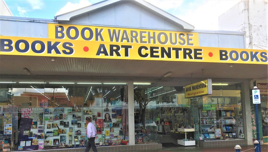 The Book Warehouse Pic 1