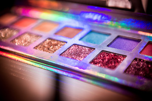 Allure Beauty Shop Pic 3 - Allure Beauty Glitter Palette