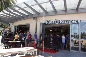 Ribs & Burgers Rhodes Pic 3