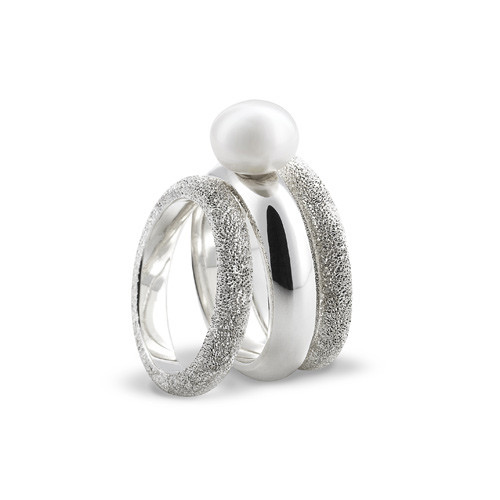 Adina Jozsef Pic 1 - Diamond Texture Pearl Ring Set