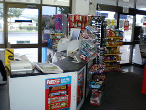 Mobil Thru-Way Service Station Pic 2