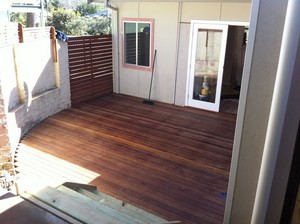 Rimsie Constructions Pic 4 - Privacy Screen fencing outdoor entertaining decking and double doors