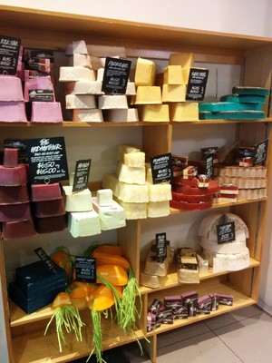 Lush Fresh Handmade Cosmetics Melbourne Pic 2