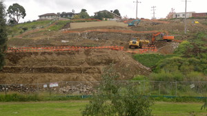 DEL-REY PLANT HIRE Pic 3 - LARGE MULTIPLE HOUSE CUT KEILOR EAST IN PROGRESS