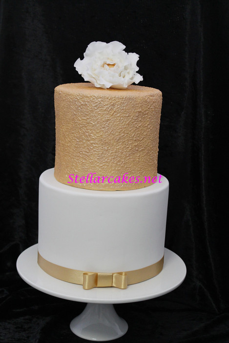 stellar cakes Pic 1 - Simple and Elegant Weddings