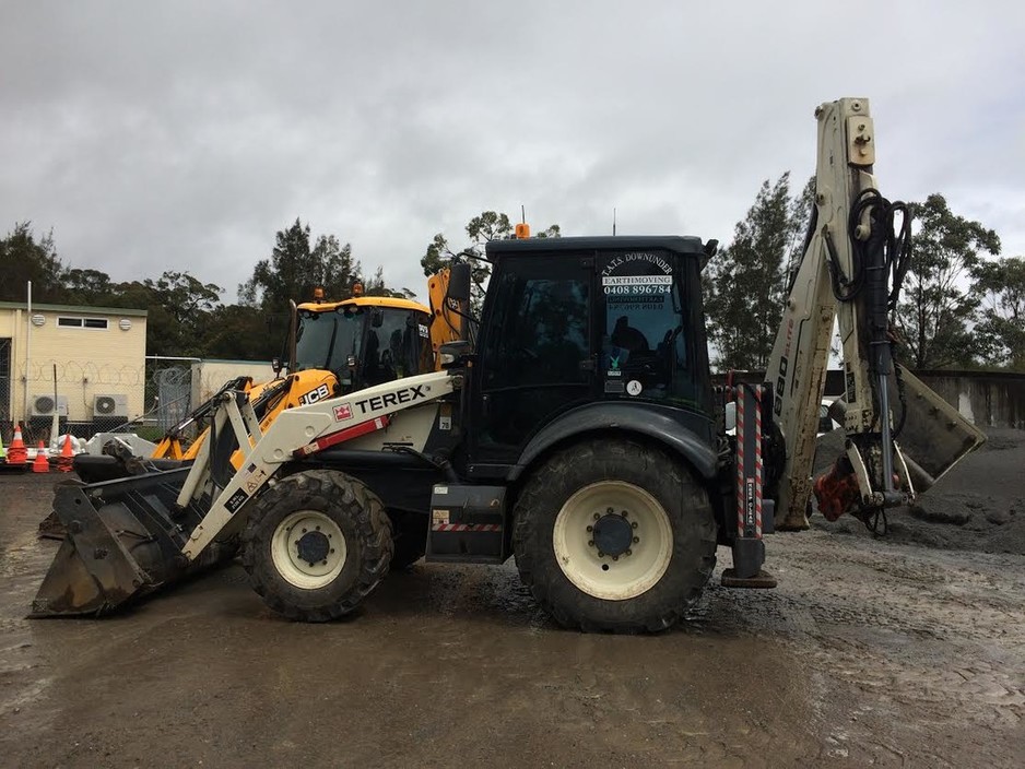 TATS Downunder Pic 1 - JCB Sitemaster 4x4 Backhoe and Terex 880 4x4 Backhoe