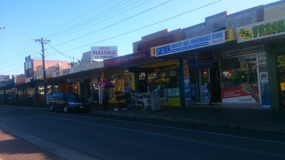 Broadway Variety Store Pic 1