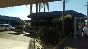 The Glenelg Public House Pic 2 - Outside