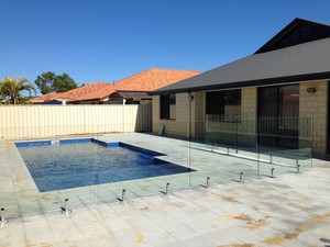 GR8 Glass Pool Fencing Pic 2