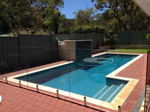 GR8 Glass Pool Fencing Pic 4