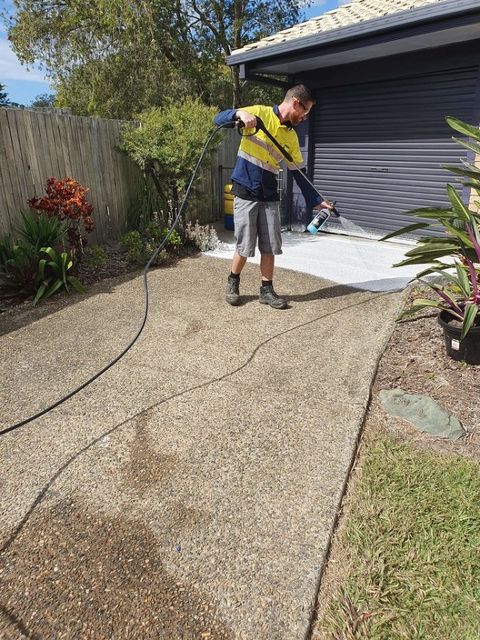 Gun Crew Property Services Pic 1 - Driveway Clean from only 99