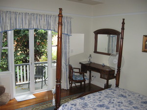 Elindale House Bed & Breakfast Pic 4 - Blue room