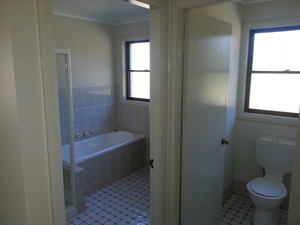 Ace of Paints Pic 5 - Bathroom After