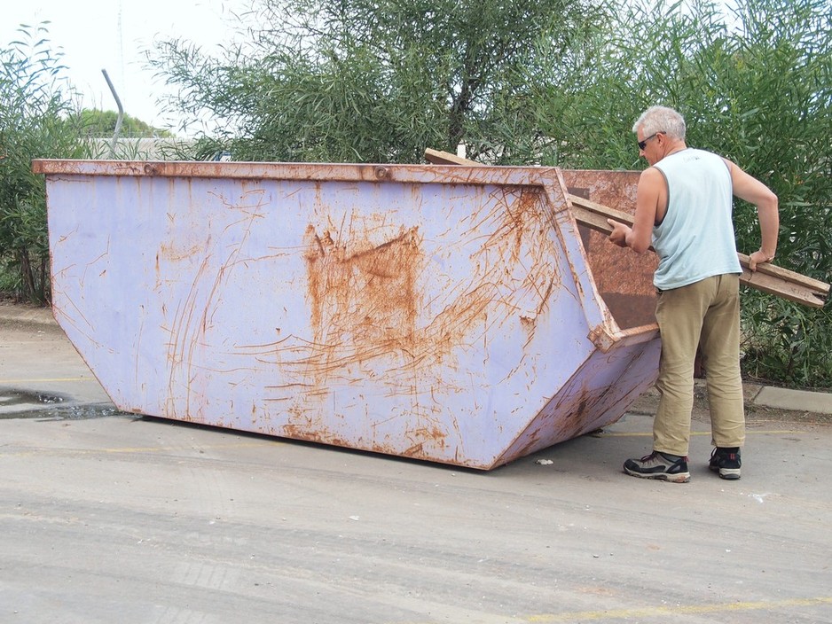 Clean Up Bins Pic 1 - 8 Cubic mtr skip