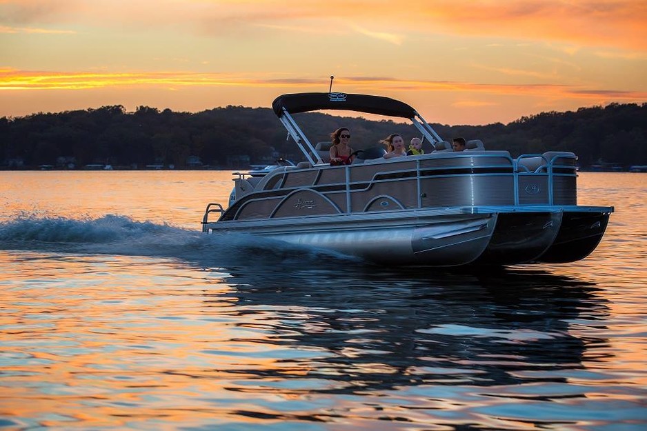 Lexington Pontoon Boats Pic 1