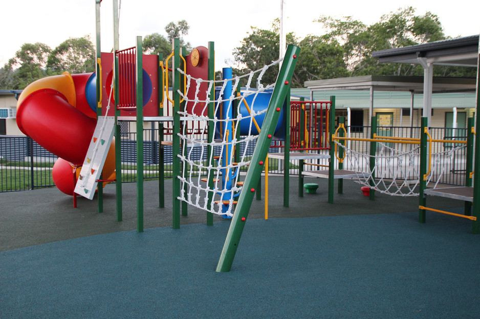 Play Poles Pic 1