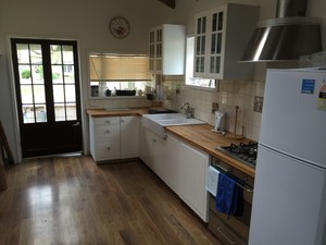 Taradale House Wines Pic 5 - The kitchen in the Gardeners Cottage