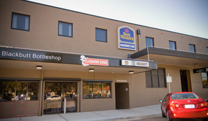 Blackbutt Inn Pic 5 - Bottle shop exterior