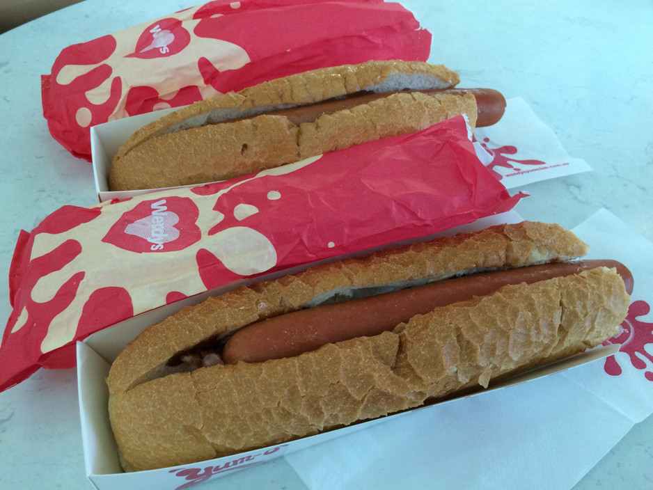 Wendy's Pic 1 - Mega Hot Dogs 750