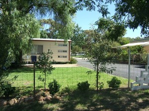 Peak Hill Caravan Park Pic 2 - Park has established trees and gardens