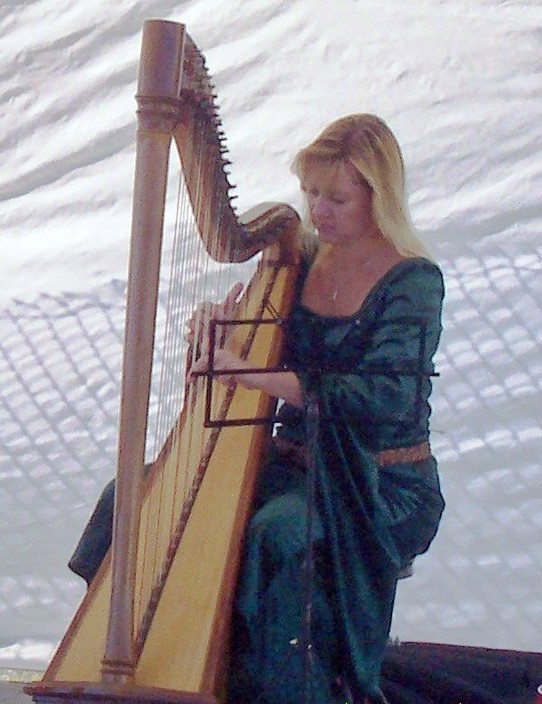 Christine Morphett Harpist Pic 1