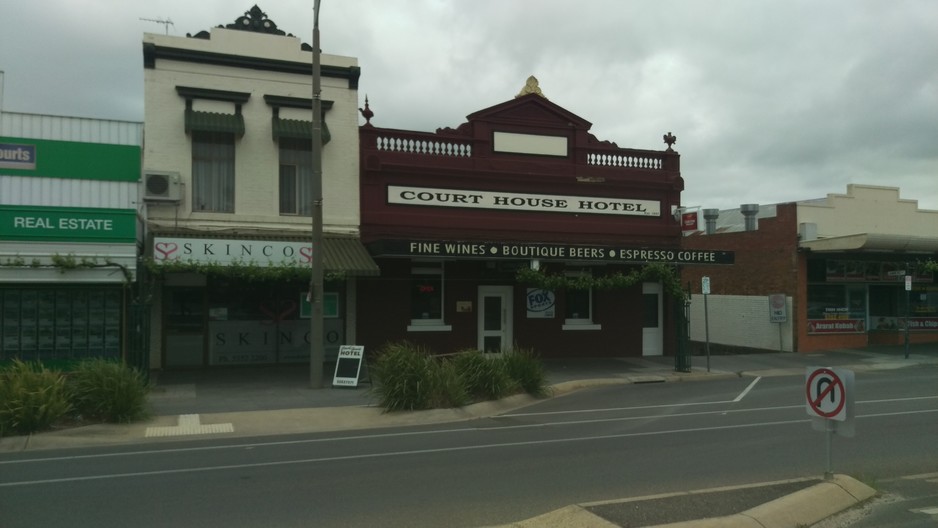 Wimpy's Court House Hotel Pic 1 - Outside