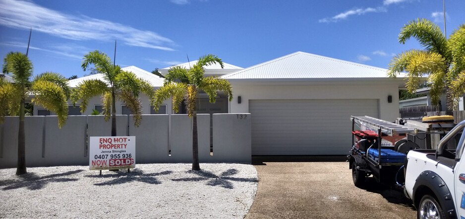 Masta Blasta Pressure Wash Pic 1 - Another Roof Solar panel Exterior gutter clean in Cairns for only 400