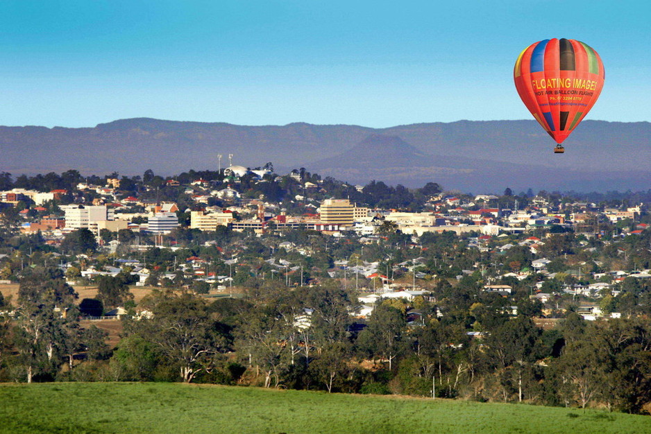 Brisbane Hot Air Balloon Flights Pic 1 - Ballooning over Ipswich with the Great Dividing Range