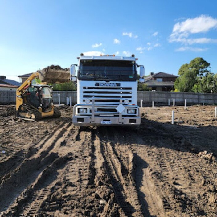 Bob's Earthmoving Pic 1