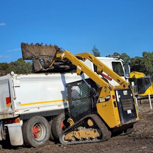 Bob's Earthmoving Pic 3