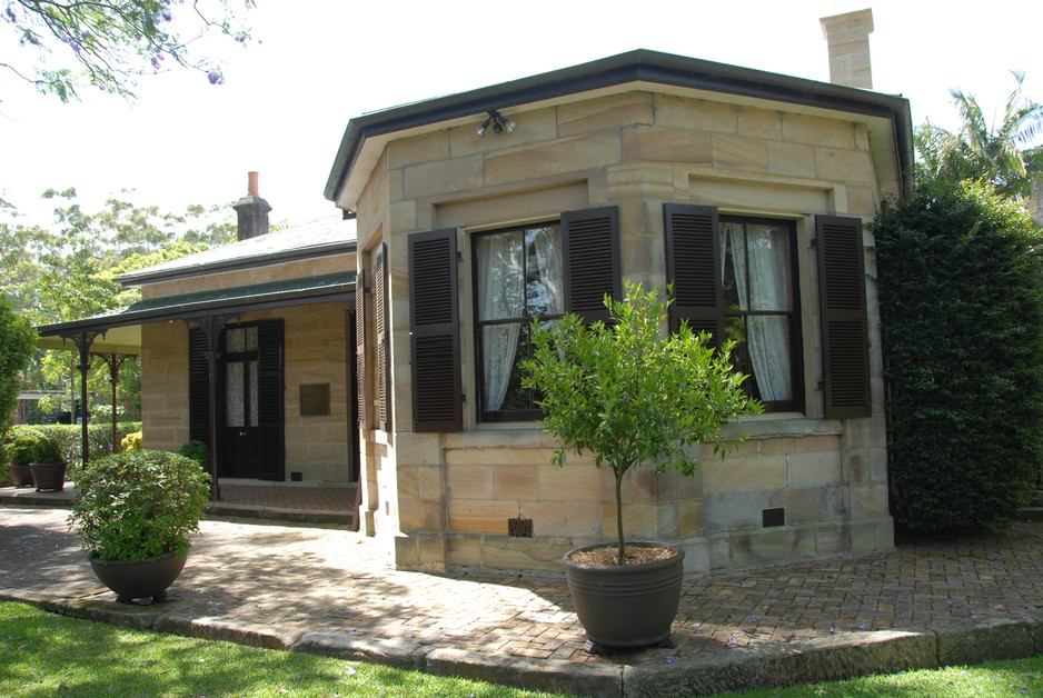 Carisbrook House & Museum Pic 2 - Carisbrook Historic House