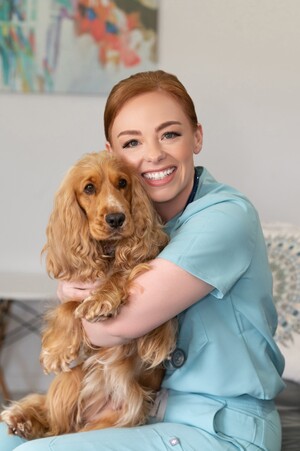 Mackay Mobile Vets Pic 3 - Dr Lucinda with Frankie the beautiful English Cocker Spaniel