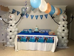 Balloon Creations Pic 2 - Frozen Balloons Kids Frozen Party