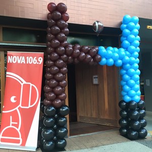 Balloon Creations Pic 3 - State of Origin Goal Posts Arch