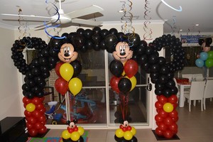 Balloon Creations Pic 4 - Mickey mouse Balloon arch