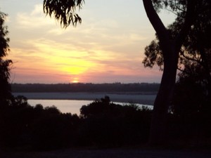 Lakeside Lodge Baldivis Pic 2 - Amazing sunsets