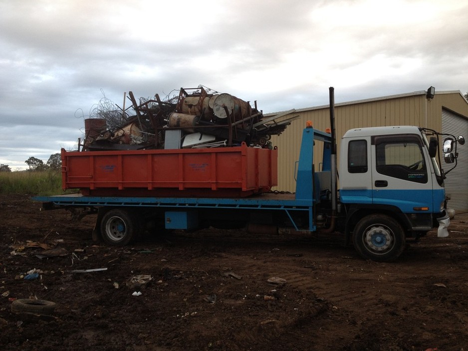 Beaudesert Metal Management Services Pic 1 - Bulk Hooklift Bins Available