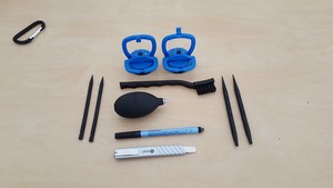 GC Geeks Pic 3 - Glass handling tools Cleaning utensils Marker lifting tools ExactoKnife