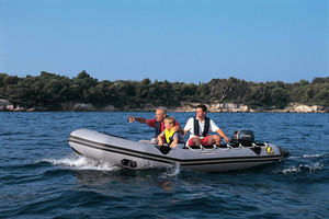 Inflatable Boat Worx Pic 5 - Zodiac Classic The Choice Of Victoria Police Search Rescue