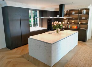 Creative Design Kitchens Pic 2 - A stunning modern new kitchen completed in Double Bay finished in Polytech Black Ply Woodmatt Finish with Carrara Marble Stone Benchtops