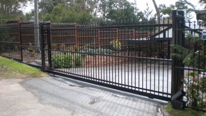 Gates R Us Pic 2 - powdercoated steel sliding gates Melbourne Victoria