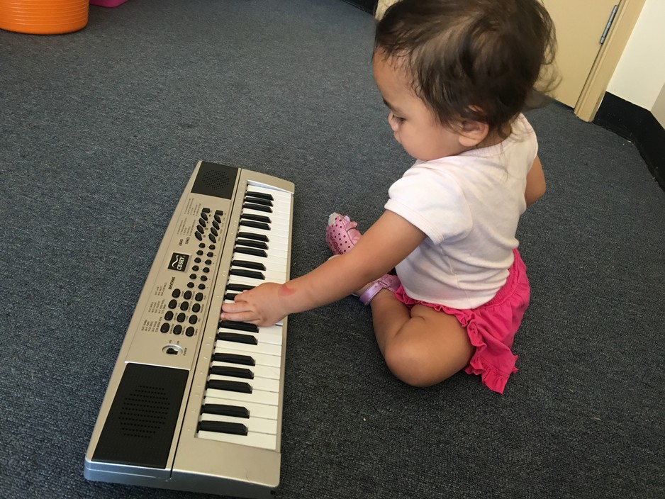 Little Kindy Muswellbrook Pic 1 - Music program in child care