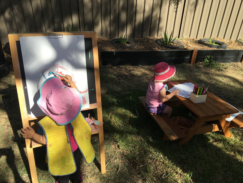 Little Kindy Muswellbrook Pic 2 - Arts and crafts in child care