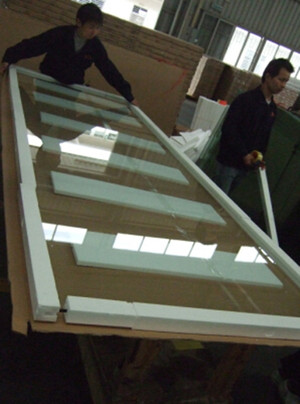 Golden Glass Pty Ltd Pic 4 - Packing toughened glass into box