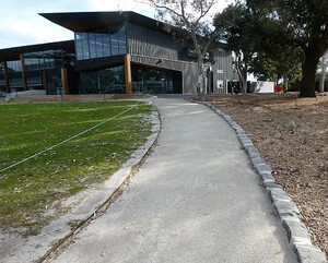 Soilbond Pic 4 - The Royal Melbourne Golf Club paths stabilised with Soilbond