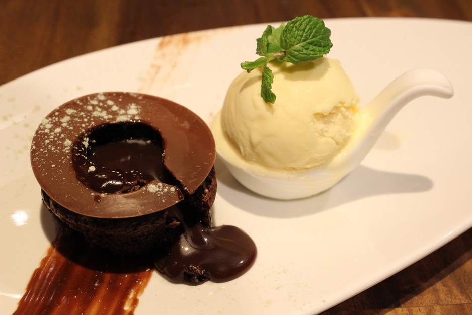 Full Moon Bar & Restaurant Pic 1 - Chocolate Lava Cake