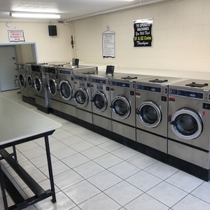 Beenleigh Laundromat Pic 2 - Dexter washing machines from 9kg to 18kg